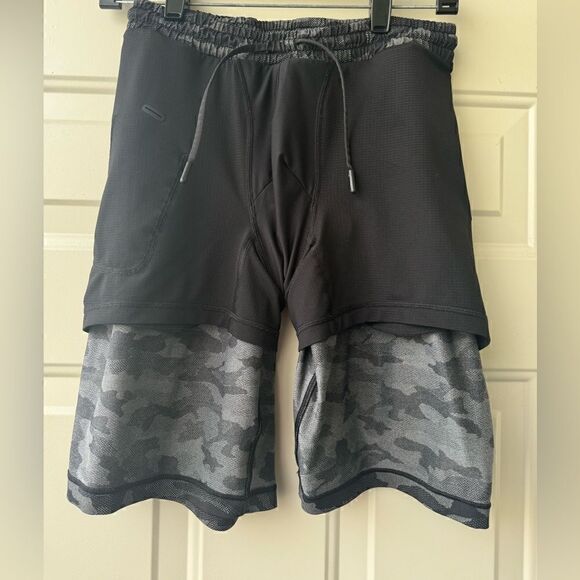 Lululemon Pace Breaker Short - Lined 9"
 in Variegated Black Camo Size S - Picture 6 of 13